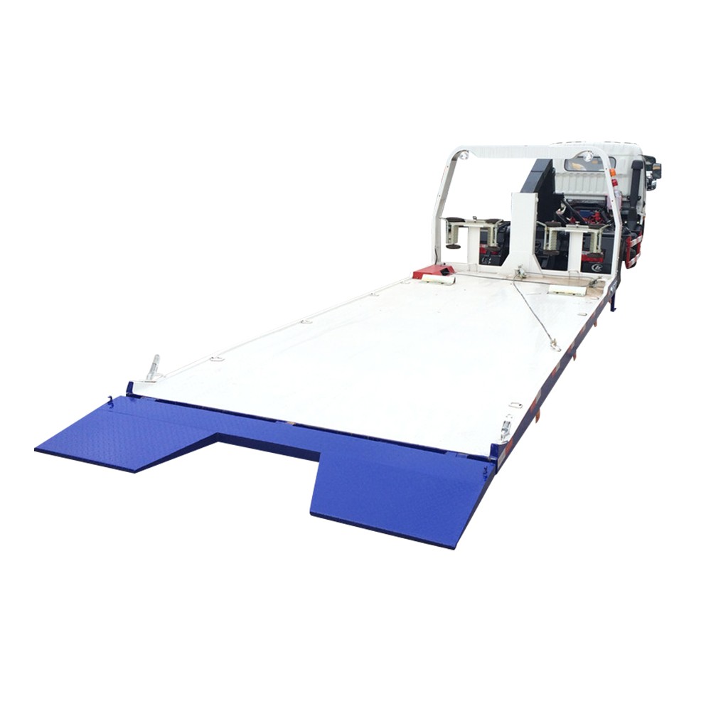 5-tonowa ciężarówka-wrak z pełnym lądowaniem